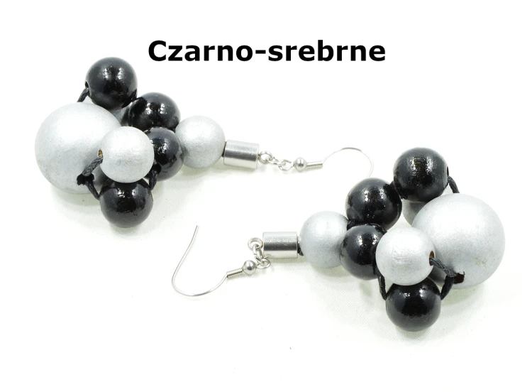 kolczyki_drewnianie-wiszace-dlugie-8cm-czarno-srebrne.JPG