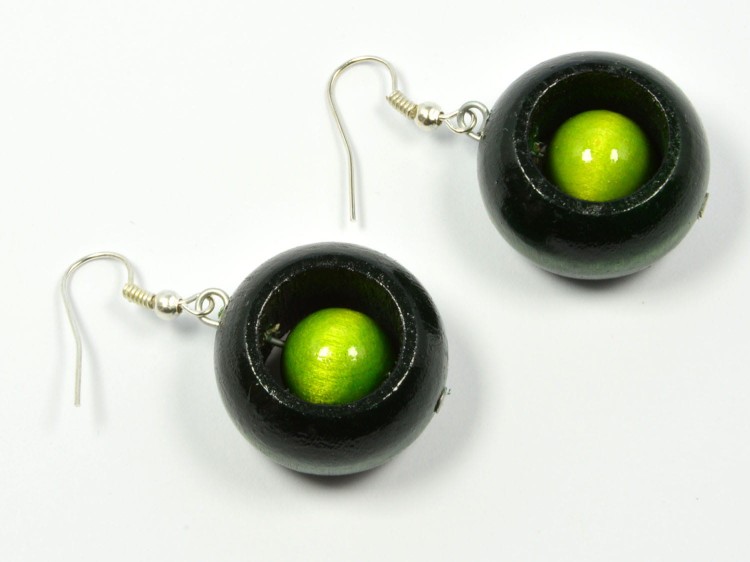 kolczyki-drewniane-w-odcieniach-zieleni