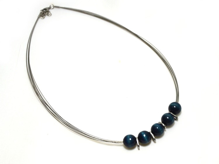 naszyjnik-z-korali-granatowy