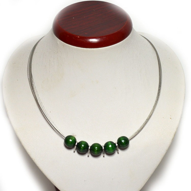 naszyjnik-z-zielonych-korali
