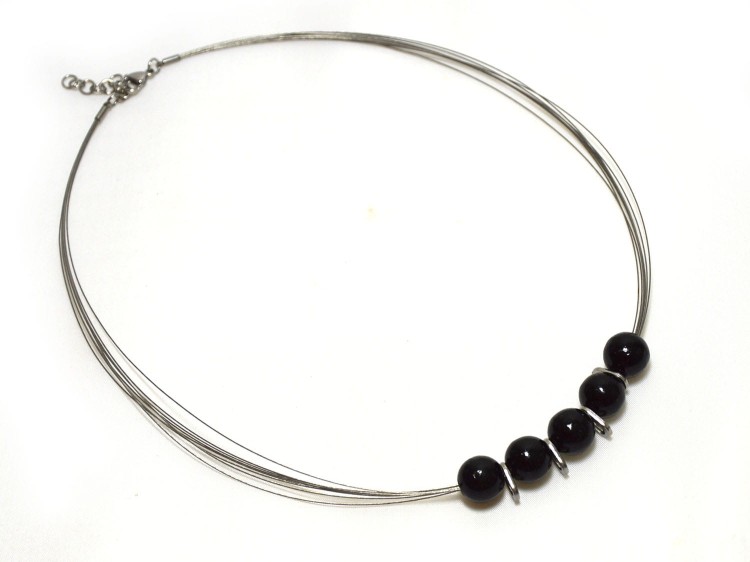 naszyjnik-z-czarnych-korali