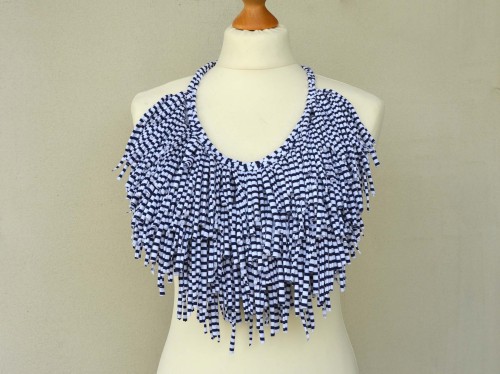 bialo-granatowy-naszyjnik-ze-sznurka