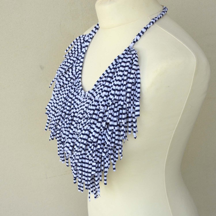 bialo-granatowy-masywny-naszyjnik-ze-sznurka