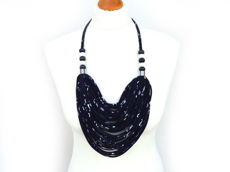 granatowy-naszyjnik-ze-sznurka-bawelnianego