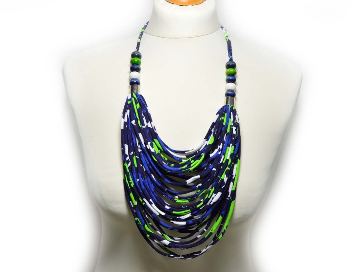 granatowy-naszyjnik-ze-sznurkow