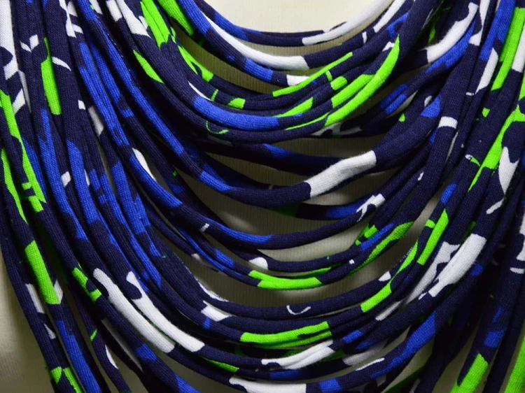 dlugi-sznurkowy-naszyjnik