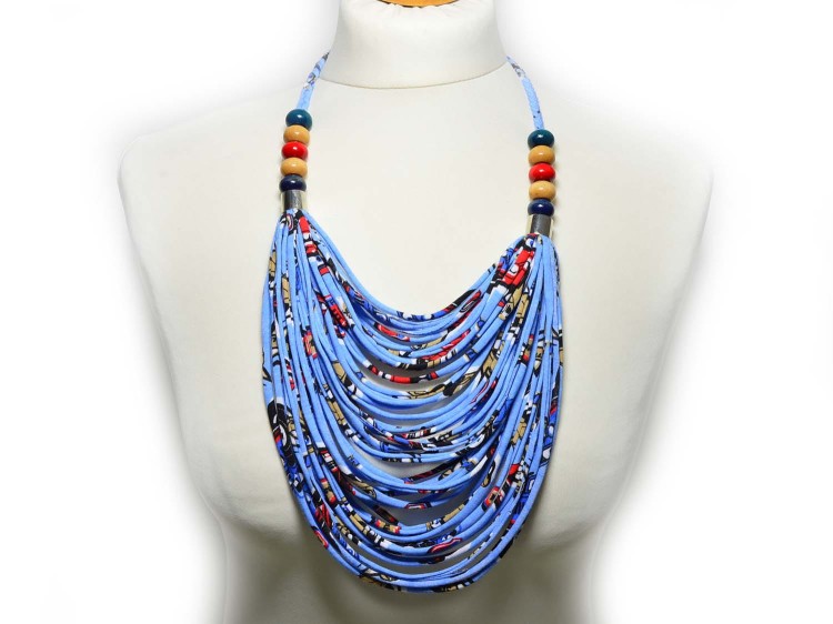 niebieski-naszyjnik-ze-sznurka-stopniowany