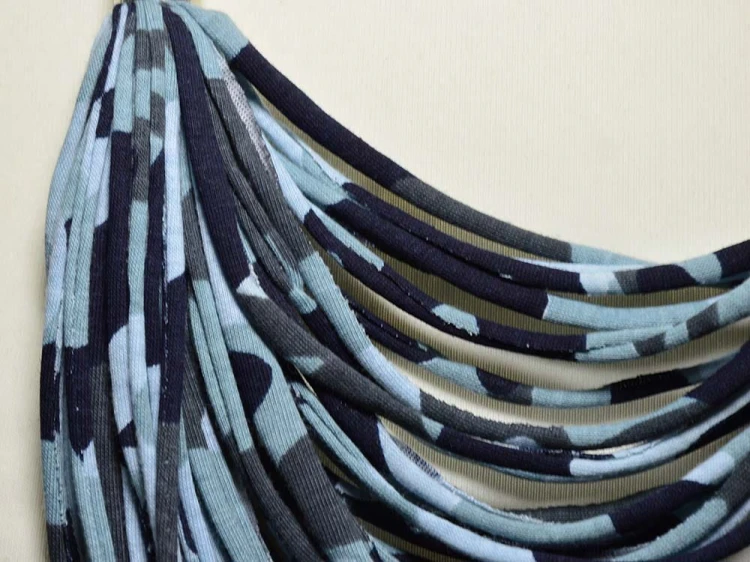 naszyjnik-z-materialu