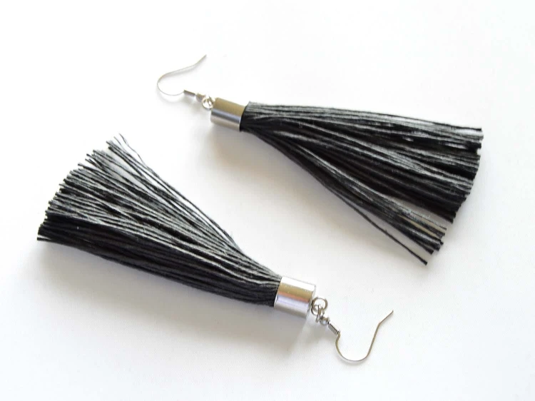 czarne-kolczyki-wiszące