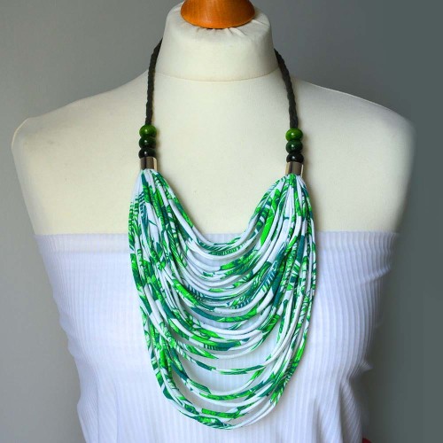 zielony-naszyjnik-ze-sznurka