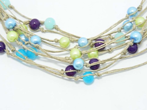 niebieski-naszyjnik-z-lnu-i-koralikow