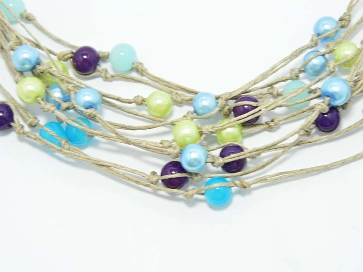 niebieski-naszyjnik-z-lnu-i-koralikow