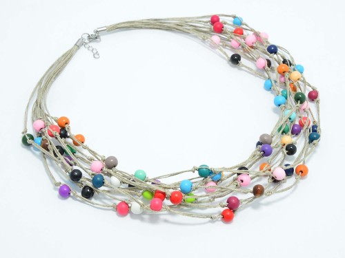 naszyjnik-lniany-z-teczowymi-koralikami