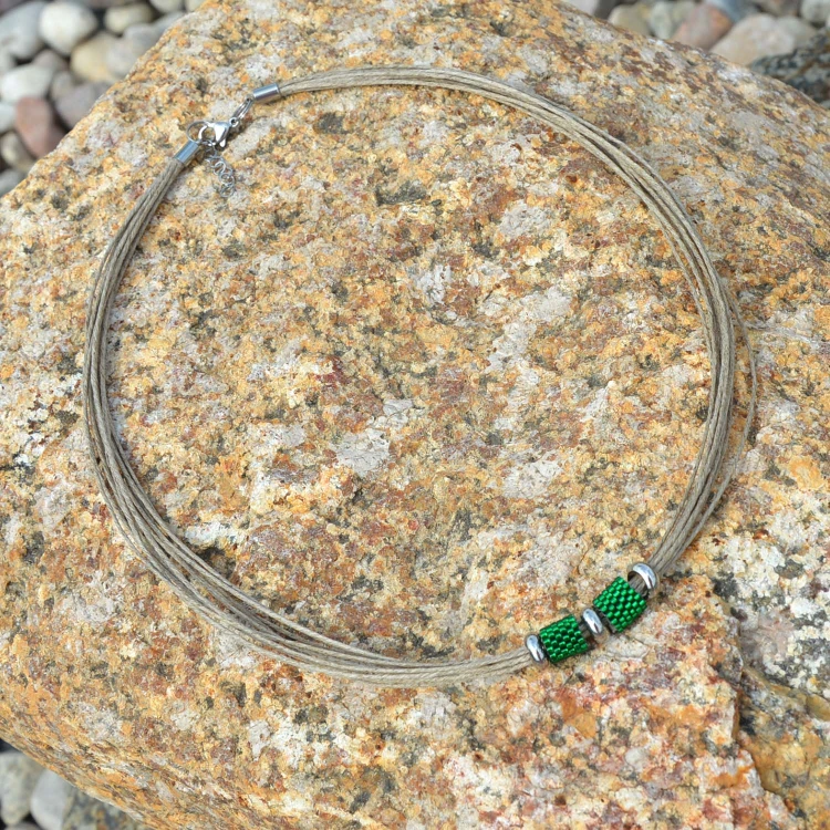 zielony-naszyjnik-ze-sznurka