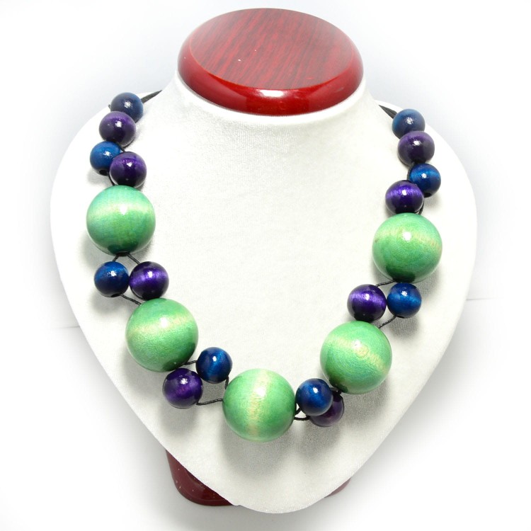 mietowy-niebieski-fioletowy-korale-drewniane