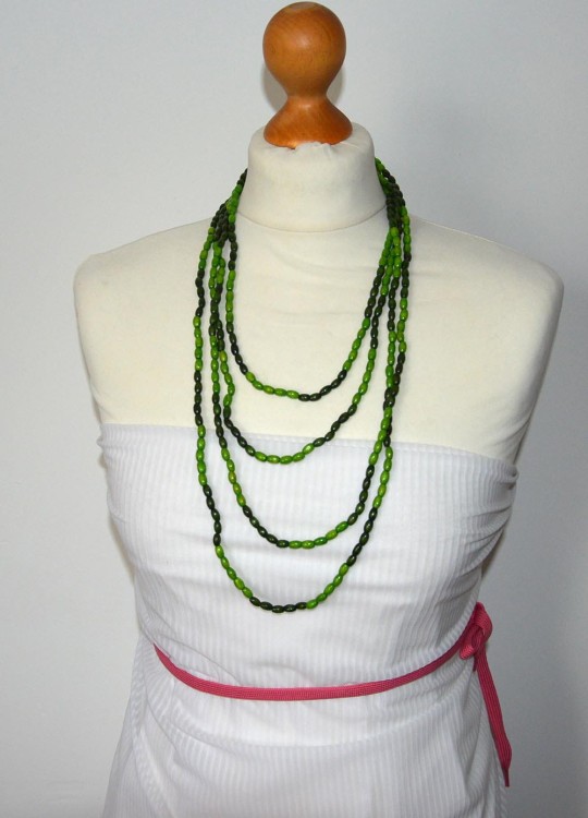 zielony-dlugi-naszyjnik-z-koralikow-drewnianych4