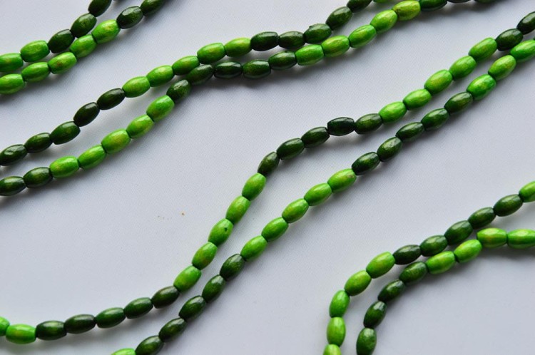zielony-dlugi-naszyjnik-z-koralikow-drewnianych2