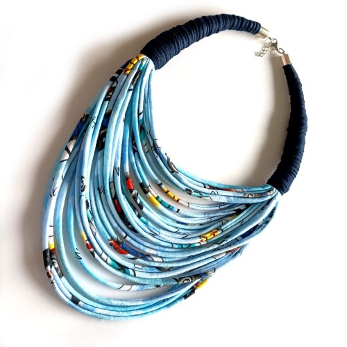 niebieski-naszyjnik-ze-sznurka