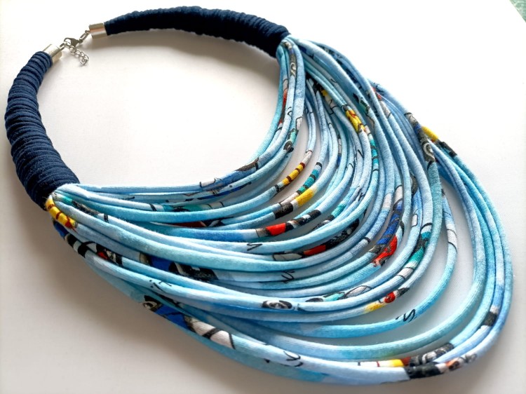 stopniowany-naszyjnik-ze-sznurka