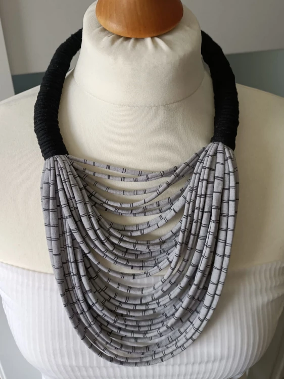 stopniowany-masywny-sznurkowy-naszyjnik