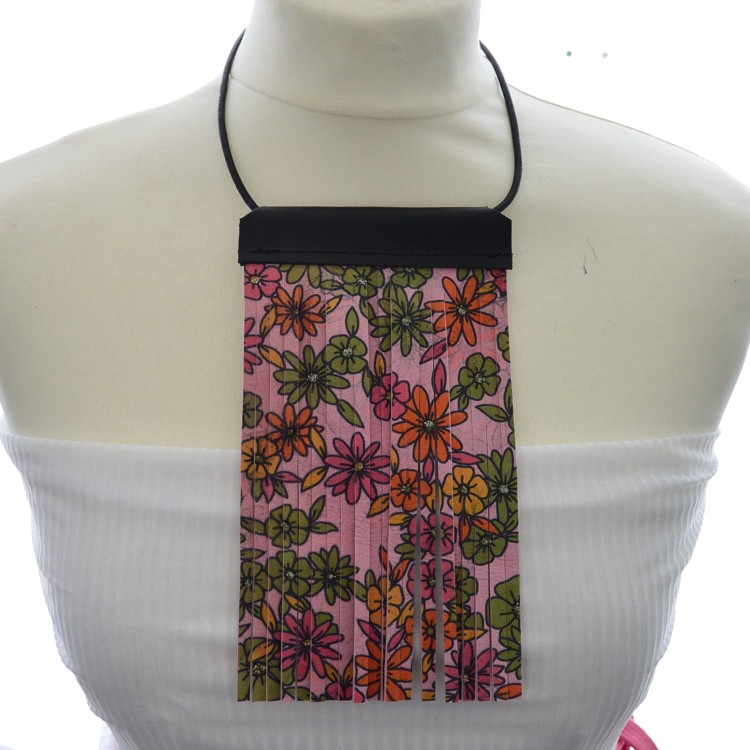 naszyjnik-skorzany-z-zawieszka