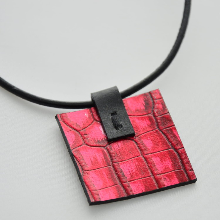 zawieszka-rozowo-bordowa