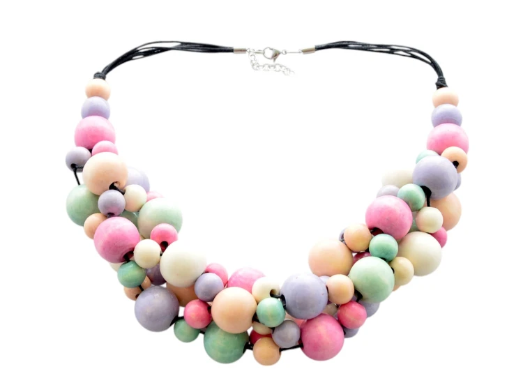 pastelowa-kolia-drewniana