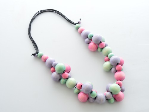 korale-drewniane-pastelowe