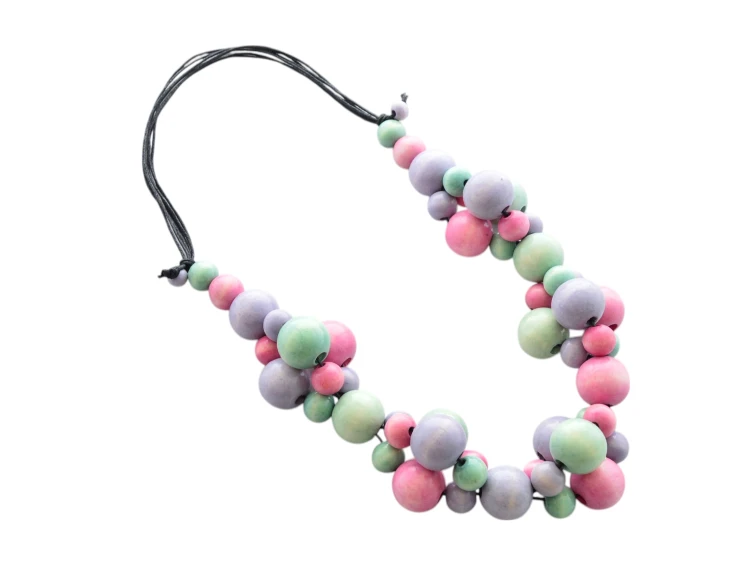 pastelowe-korale-drewniane