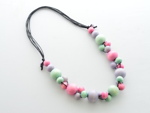 korale-drewniane-pastela