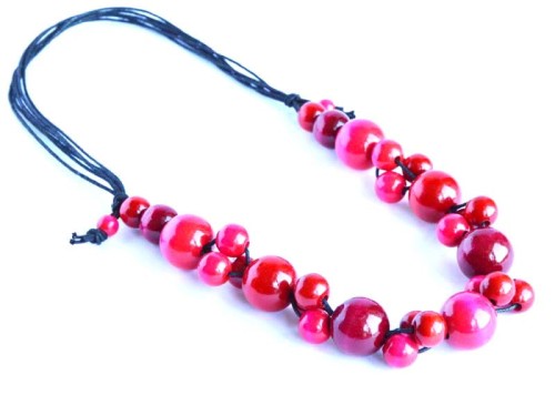 korale-drewniane-malinowe