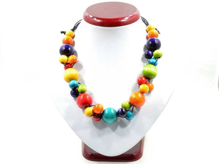 korale-drewnaine-teczowe