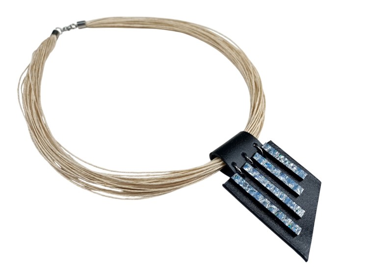 naszyjnik-lniany-z-zawieszka-skorzana (7).jpg