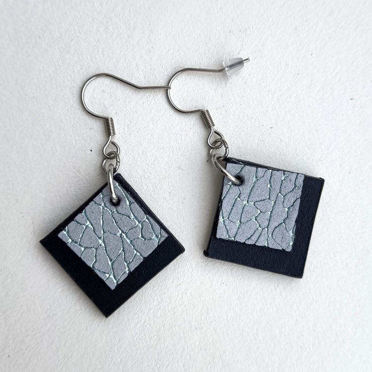 wiszace-kolczyki-skorzane