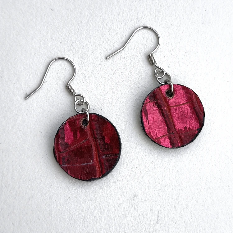 kolczyki-ze-skory-krotkie