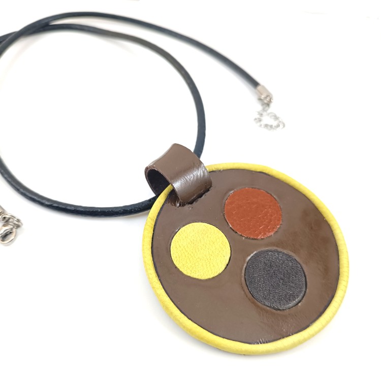 elegancki-naszyjnik-z-naturalenj-skory