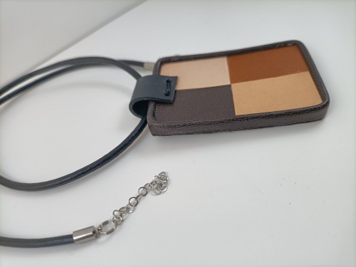 skorzana-zawieszka-brazowa