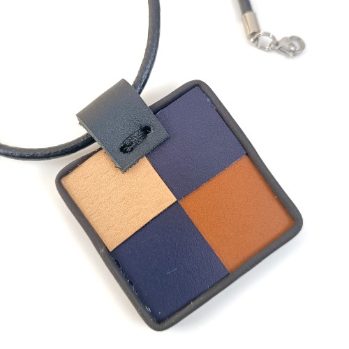 naszyjnik-skorzany-z-zawieszka