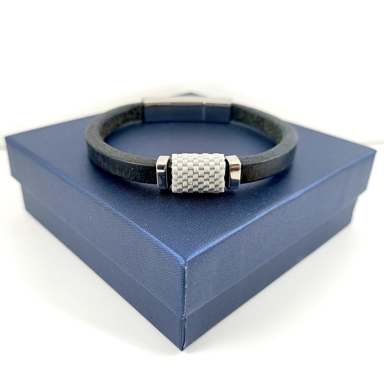 czarna-bransoletka-skorzana-z-szarym-koralikiem