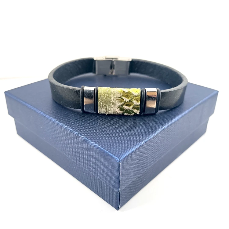 damska-bransoletka-z-czarnej-skory