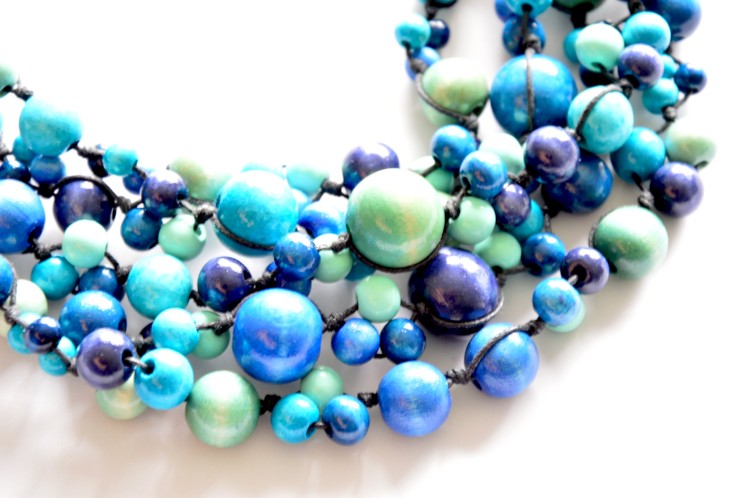 naszyjnik-drewniany-damski-niebieski