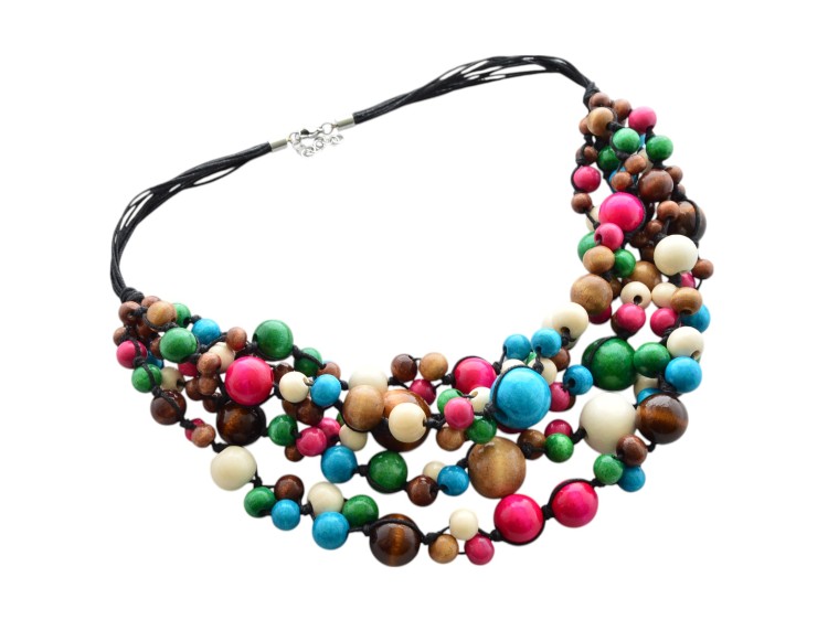 naszyjnik-z-drewnianych-koralikow