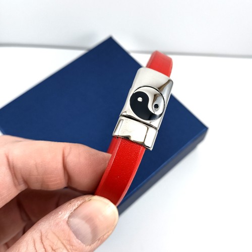 skórzana-czerwona-bransoletka-dla-kobiet