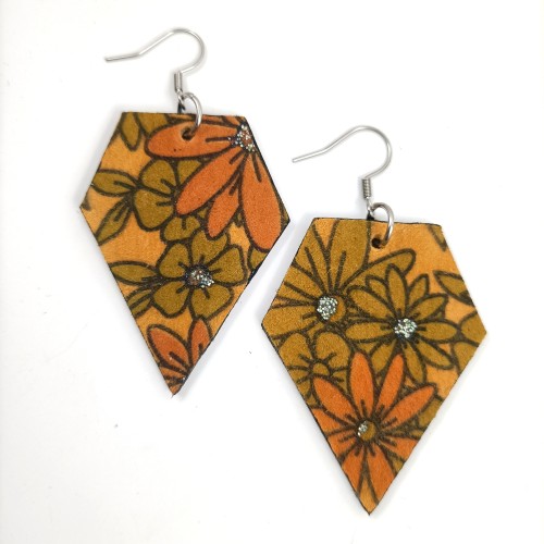 pomaranczowe-kolczyki-skorzane