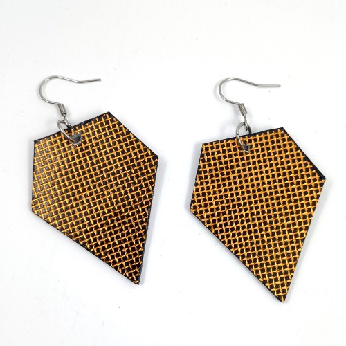 skorzane-kolczyki-dlugie-wiszace