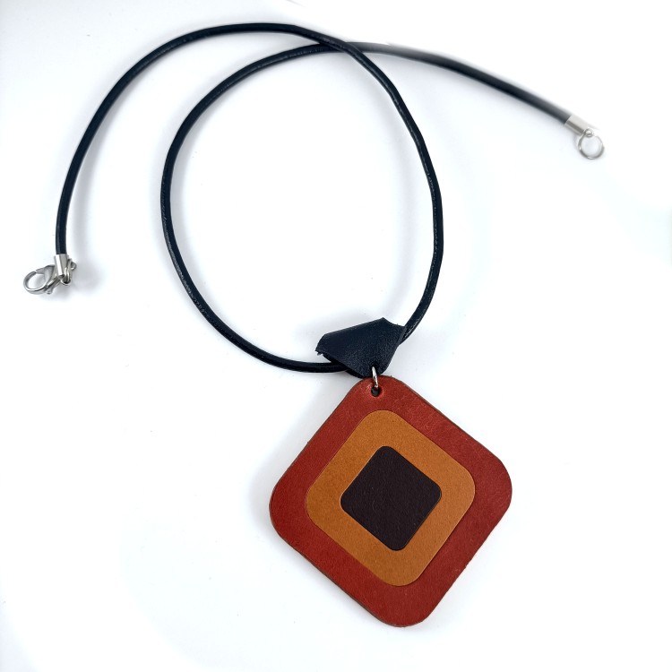naszyjnik-ze-skory-handmade