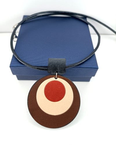 skorzanynaszyjnik-z-okragla-zawieszka