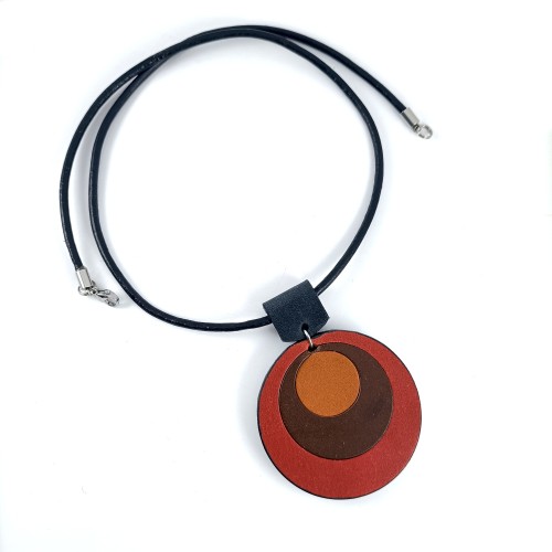 czerwona-skorzana-zawieszka