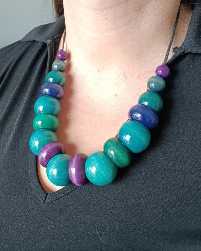 naszyjnik-drewniany-boho-kapella-turkus-z-fioletem.jpg