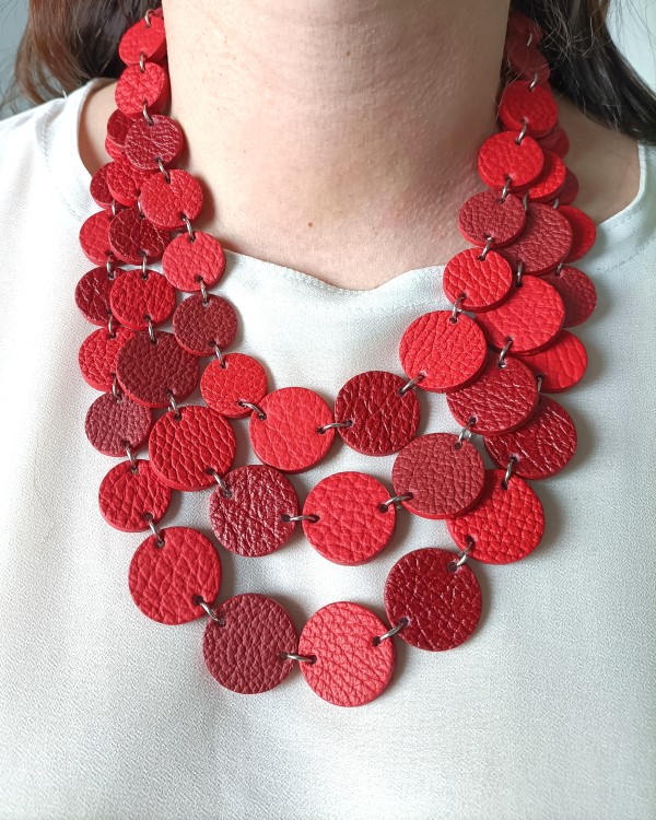 naszyjnik-skorzany-kaskada-trzysznurowy-czerwony (1).jpg